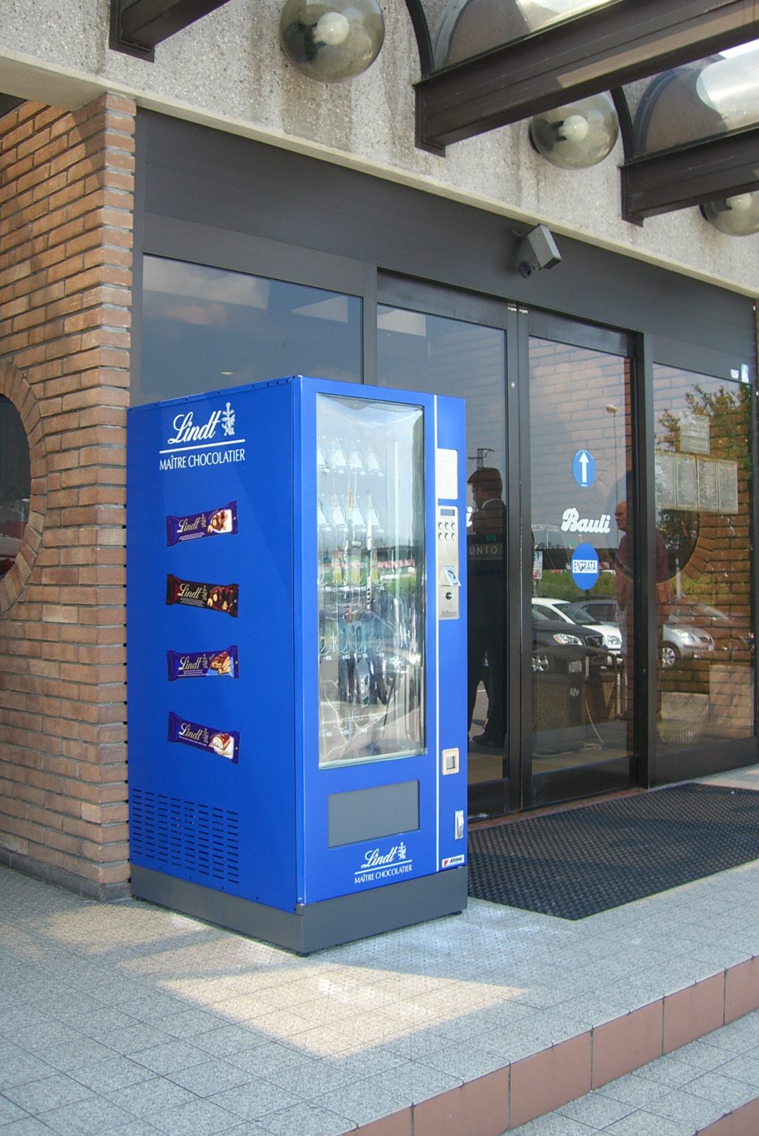 Lindt Machine Lindt sceglie Adimac Vending Machines